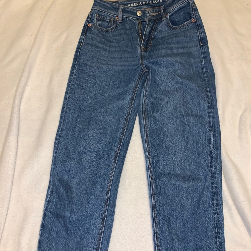 blue mom jeans